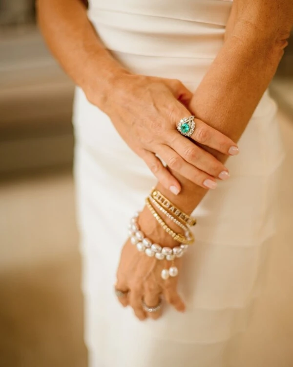 Anel Esmeralda e Diamante | Ouro Branco 18k