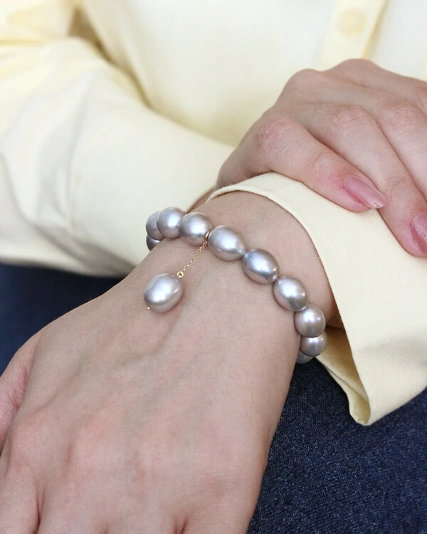 Pulseira Pérola Cinza Pingente | Ouro Amarelo 18K