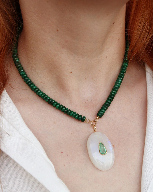 Pingente Pedra Lua com Esmeralda Colombiana | Ouro Amarelo 18K