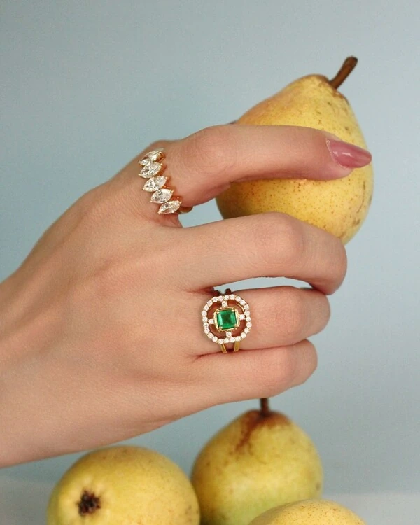 Anel Emanuele Esmeralda