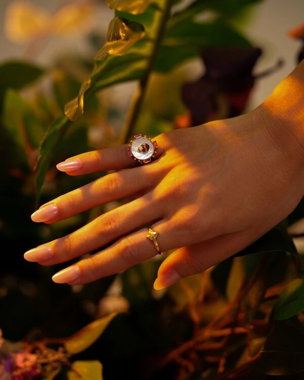 Anel Dedinho Madrepérola Sagrado Coração | Ouro Amarelo 18K