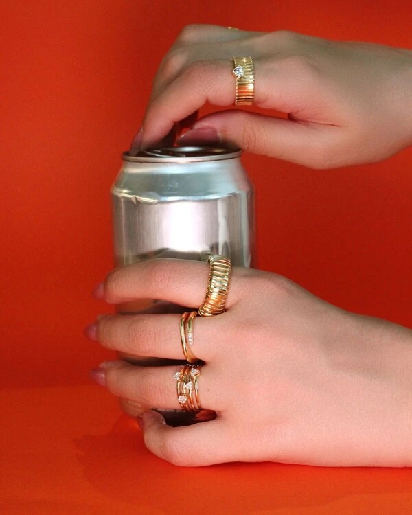 Anel Solitário Redondo Pavê | Ouro Amarelo 18K