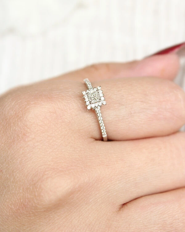 Anel Princess Diamante | Ouro Branco 18K