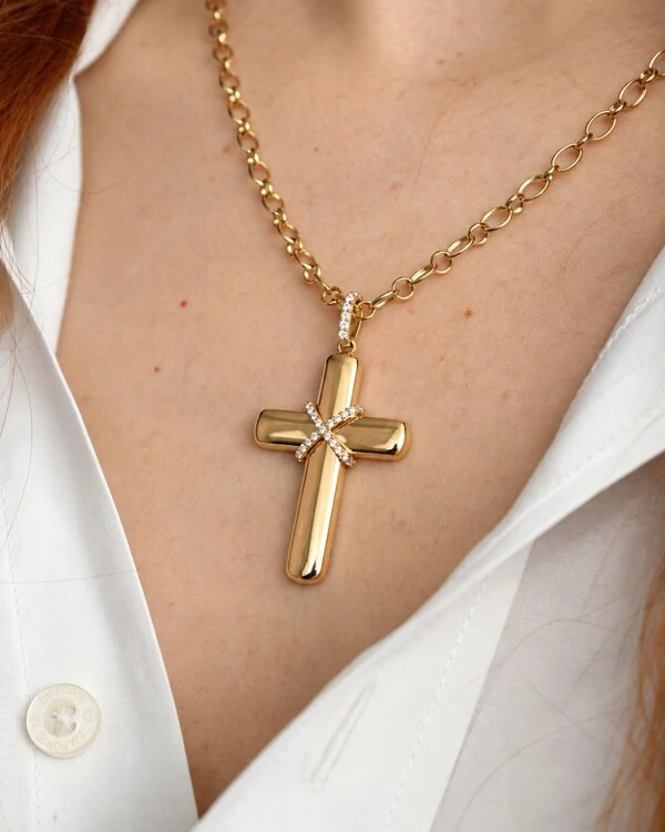 Pingente Cruz com Diamantes | Ouro Amarelo 18k