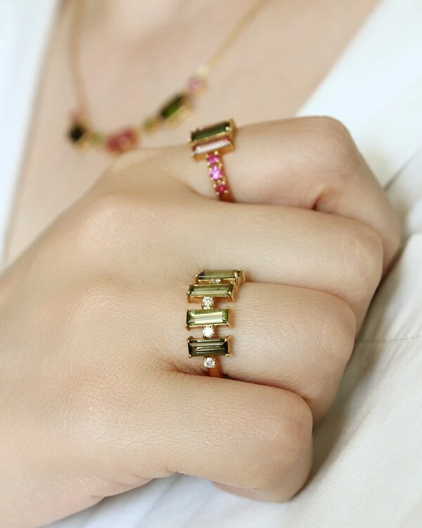 Anel Baguetes Turmalina Verde e Diamante