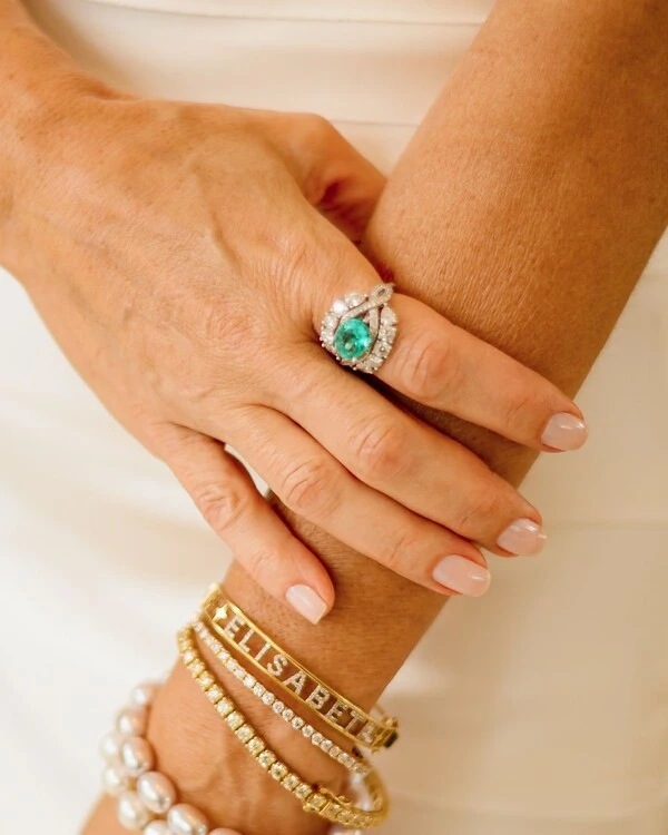 Anel Esmeralda e Diamante | Ouro Branco 18k