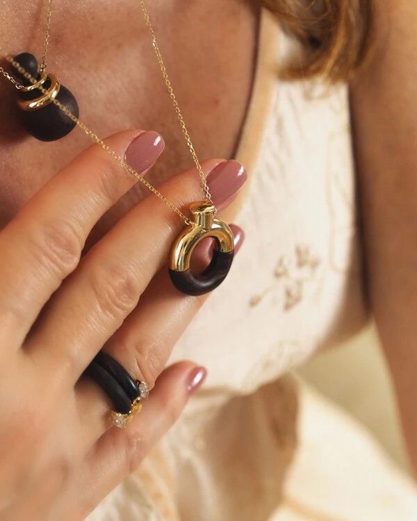 Colar Hygge Perfumeiro Madeira | Ouro Amarelo 18k