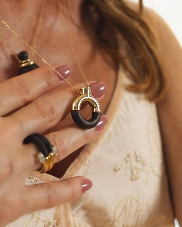 Colar Hygge Perfumeiro Madeira | Ouro Amarelo 18k