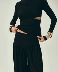 Blusa Recortes Preto