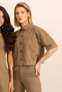 Camisa Listrada Curta Botões Madrepérola - Sly Wear