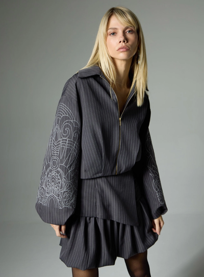 Foto Jaqueta Bordado Risca De Giz - Skazi