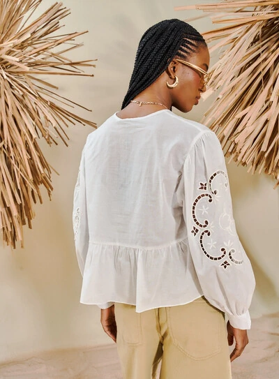FotoBlusa Feminina Boho Com Mangas Bufantes E Bordada - Open