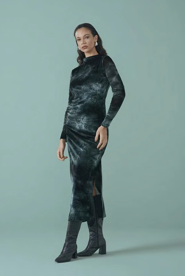 Vestido Gola Alta Veludo - Sly Wear