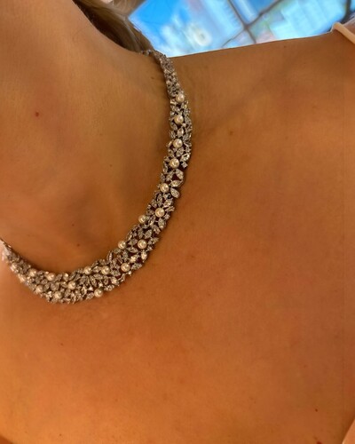 FotoColar vazado navetes e pérolas