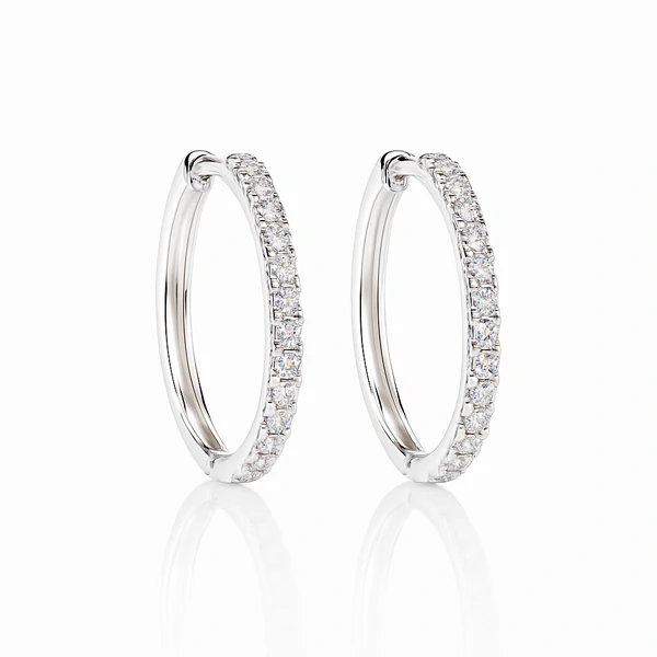 Argola cravejada moissanite M