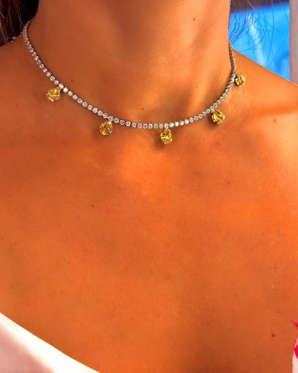 Chocker estilo riviera com pingentes gotas