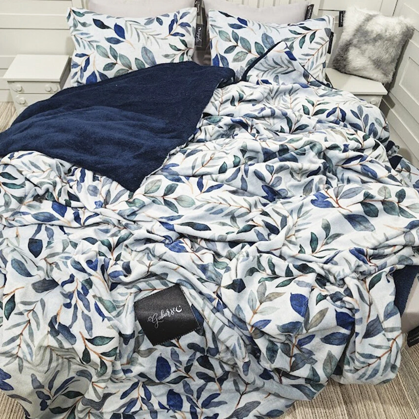 FotoCobertor Plush Reale Floral Marinho com duas fronhas