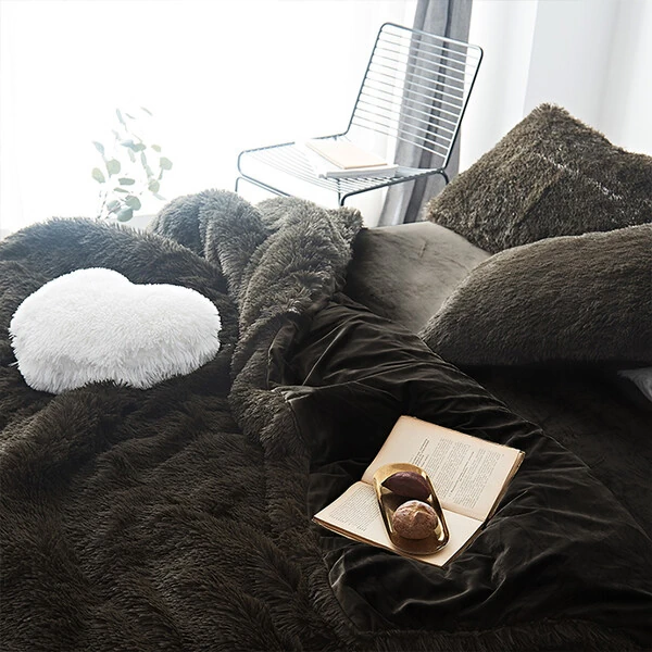 Edredom Opulence Pelúcia Preto com 2 fronhas