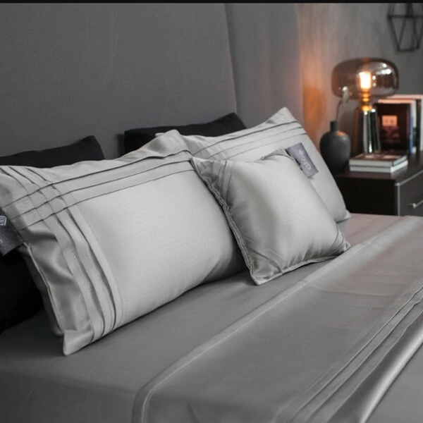 Jogo de 2 Fronhas Plissée Algodão 200 fios mais 1 Almofada