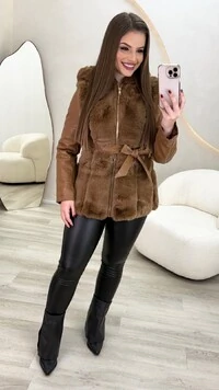 Parka Júlia