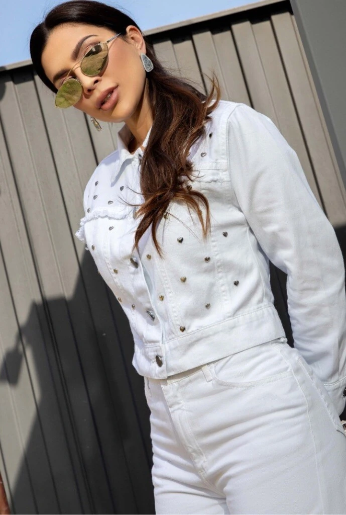 FotoJaqueta em Sarja com Aplicações de Coração