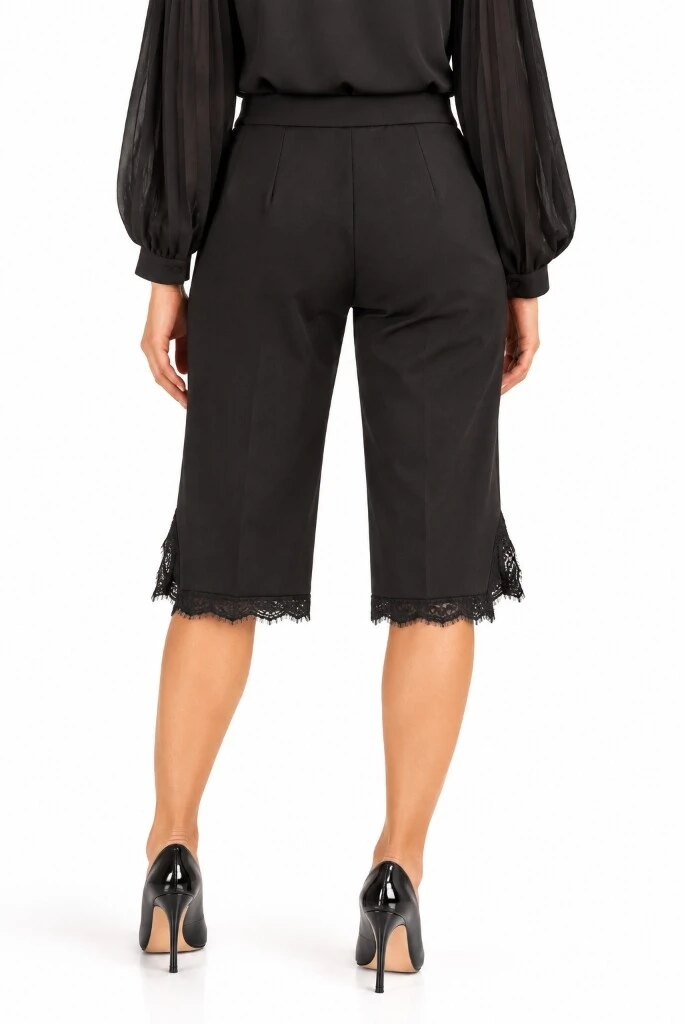 Foto Calça Capri Com Detalhes em Renda