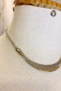 Colar Cristais em Banho Prata