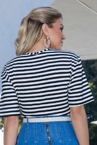 T-Shirt em Malha com Bordados