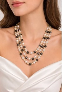 Colar Pérolas Três Voltas em Banho Ouro