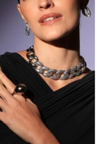 Colar Elos Brilhos em Banho Prata