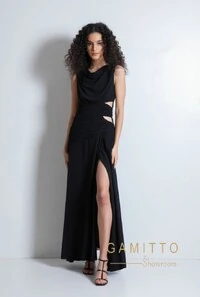 Vestido Longo Com Recortes