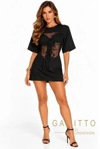 Maxi Tee Com Detalhes em Renda