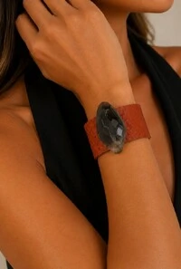 Bracelete Couro Exótico em Banho Ouro