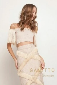 Blusa Ombro a Ombro Com Franjas