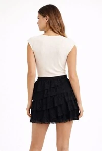 Saia em Renda com Babados