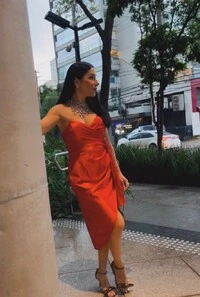 Vestido Vermelho Decote Coração em Cetim