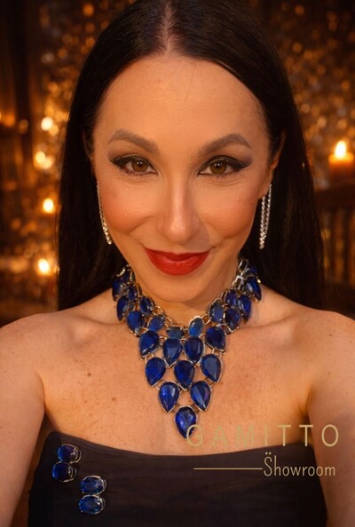 Foto Colar Cristais em Banho Prata