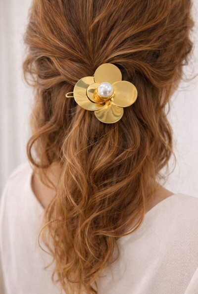 FotoPresilha de Cabelo Pérola em Banho Ouro