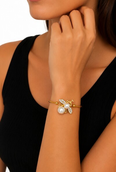FotoBracelete Cristais e Pérolas em Banho Ouro