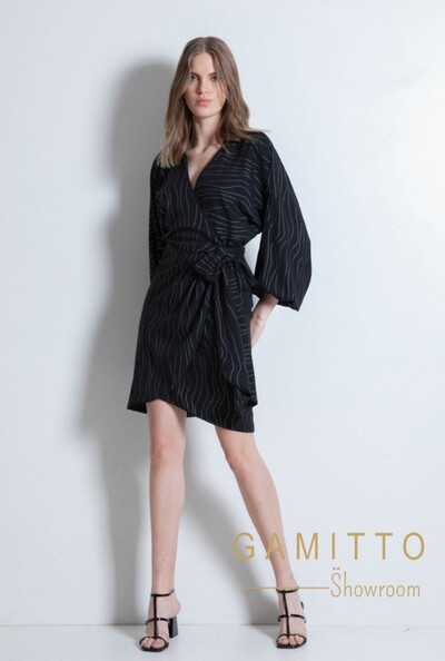 Foto Vestido Curto Transpassado