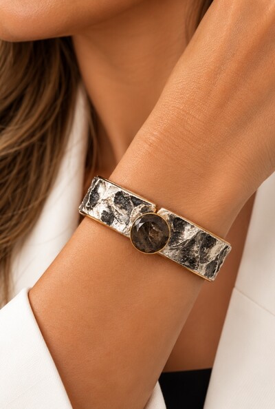 Foto Bracelete Couro Exótico em Banho Ouro