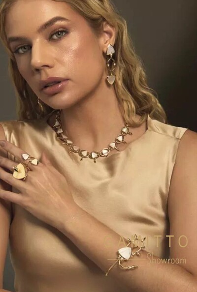 Foto Bracelete Madrepérola em Banho Ouro