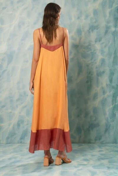 FotoVestido em Linho Com Decote V