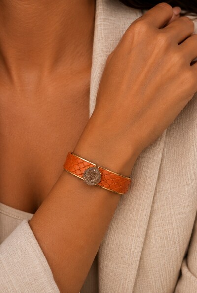 Foto Bracelete Couro Exótico em Banho Ouro