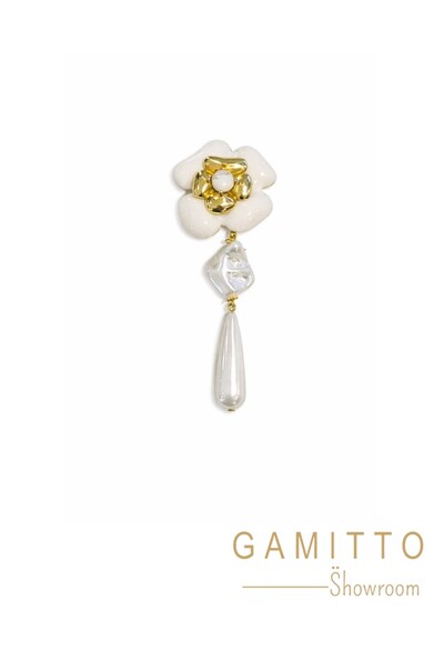 Foto Broche Flor e Pérolas em Banho Ouro