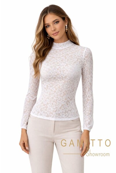 Foto Blusa em Renda Gola Alta