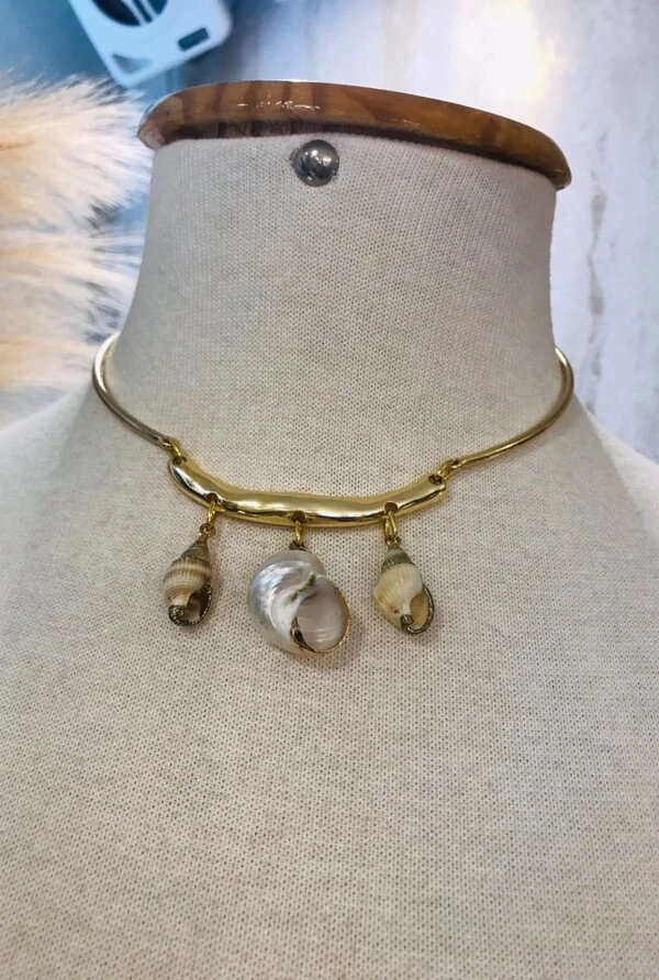 Colar Concha em Banho Ouro