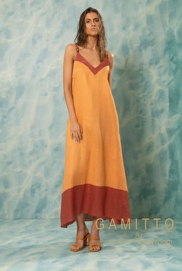 Vestido em Linho Com Decote V