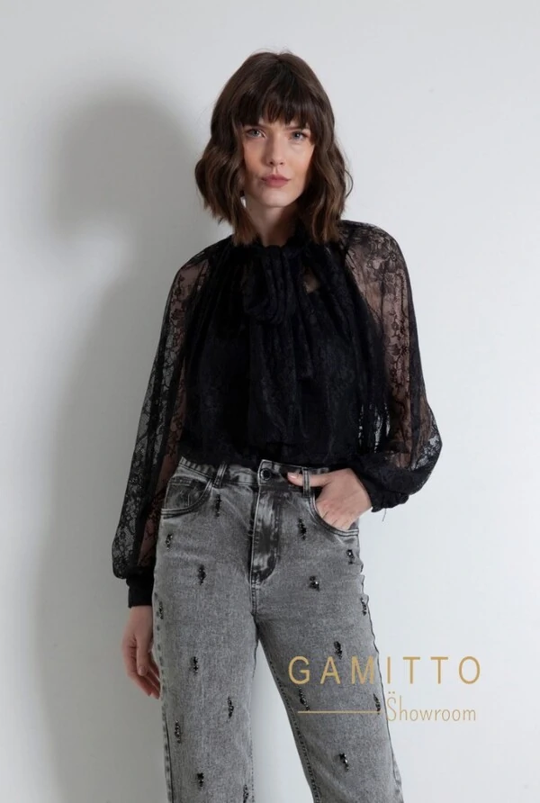 Blusa em Renda
