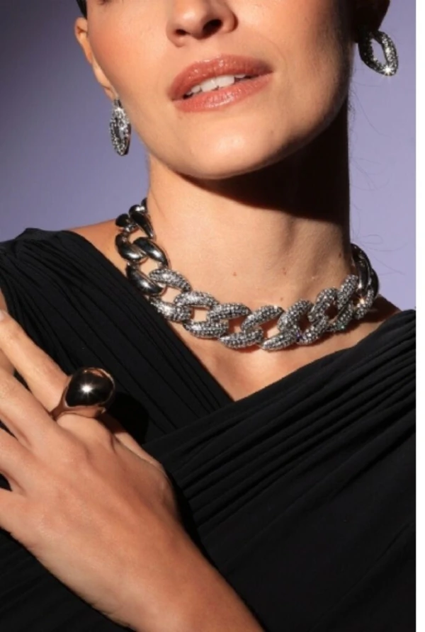 Colar Elos Brilhos em Banho Prata